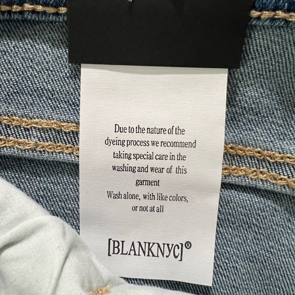 Blank NYC The Essex Medium Wash Classic Cut Off  Denim Jean Short Size 27 NEW - Picture 9 of 12